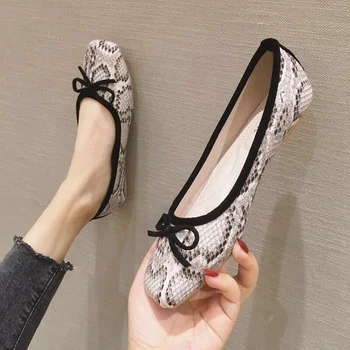 Белая однотонная обувь со змеиным принтом, новинка 2023 года, женская обувь с мелким носком, туфли с бантиком и заостренным носком, туфли-лодочки, туфли-бобы, женская обувь