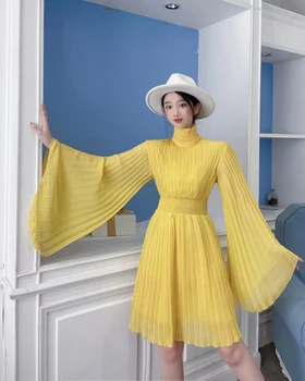 2023 Новое Весенне-осеннее Женское тонкое мини-платье с высоким воротом и расклешенными рукавами, высококачественное элегантное однотонное плиссированное платье Miyake