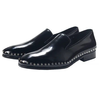 Оптовая продажа Черной деловой мужской обуви с заклепками, Классическая мужская обувь с высоким берцем, Повседневная обувь без застежки из натуральной кожи с острым носком