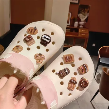 Милые детские забавные конфеты, Кофейный мишка в шоколадных зернах, Пончик цвета чая с молоком, Набор аксессуаров для обуви Croc, подвески для Croc